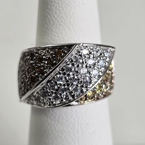 Watch Video / Sterling Silver 925 Ring - Radiant Elegance